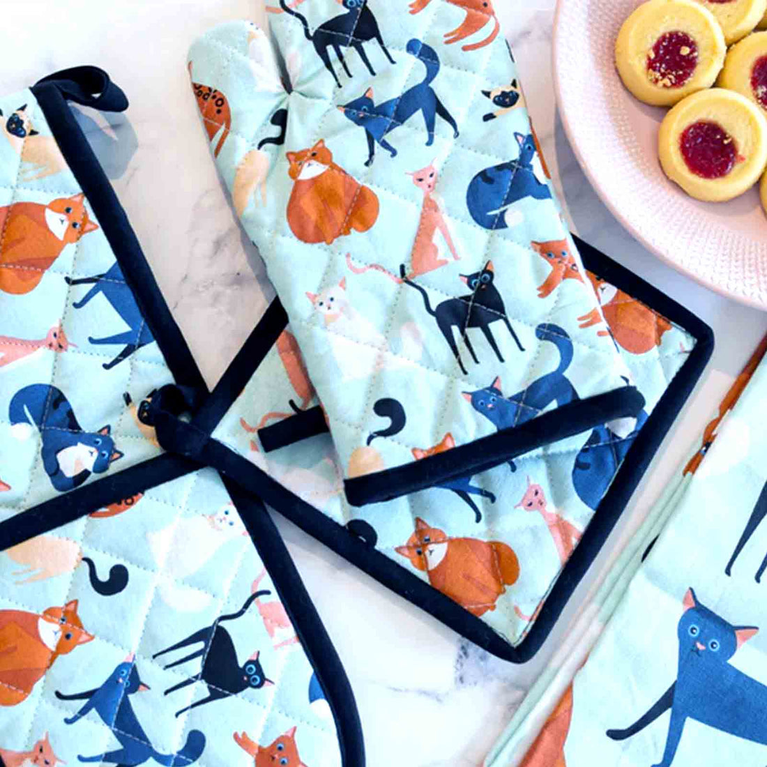 COLOURFUL CATS Oven Glove and Pot Holder Set