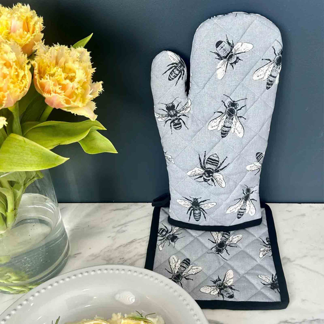 Grey Sketch Bees 100% Cotton Oven Mitt and Pot Holder Set